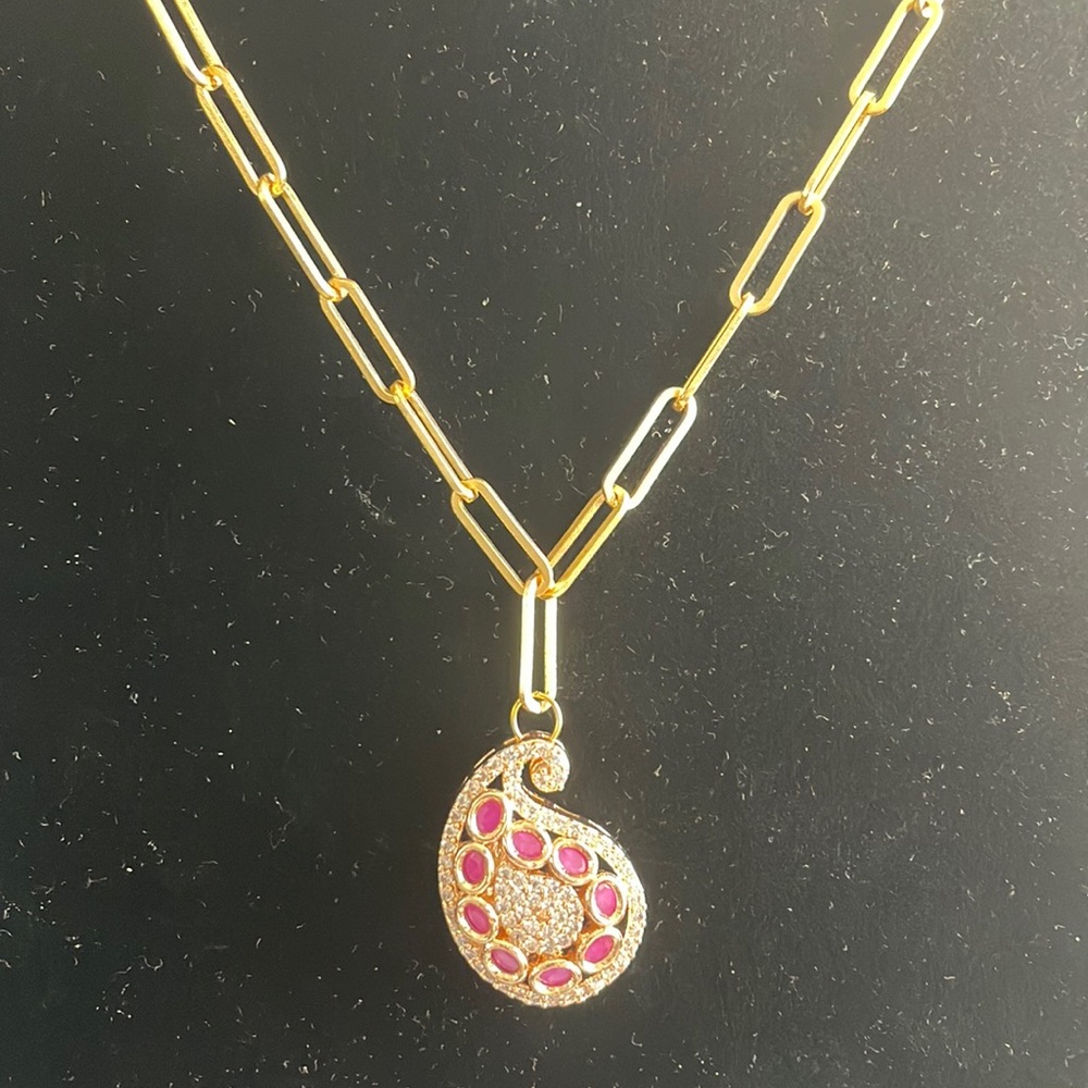 New Paper clip chain with pendant